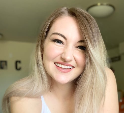 Alison Hansen Headshot