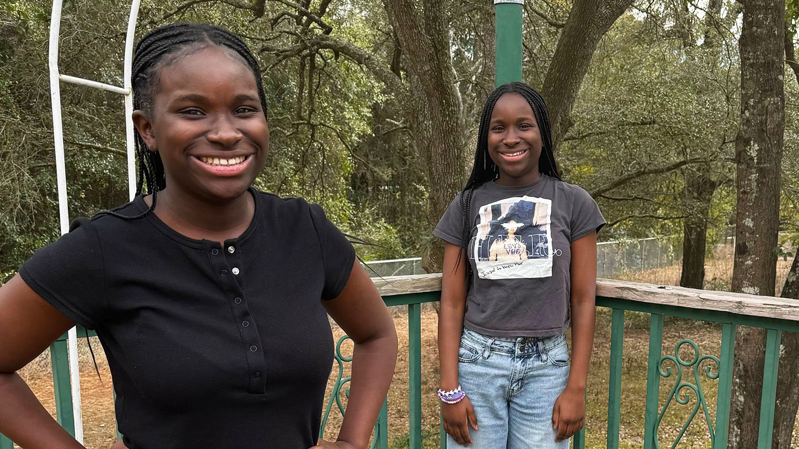 SRAA-Twins--Amaya-and-Aubrey2